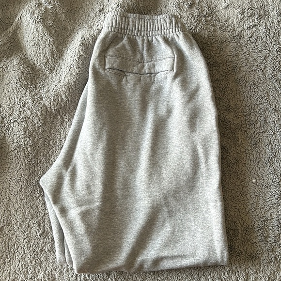 Nike Joggers - Picture 2 of 2